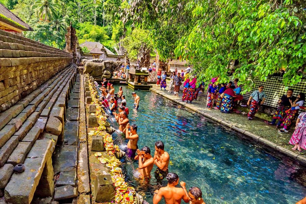 Tirta Empul Tempelanlage befindet sich etwas noerdlich der Reisterrassen von Tegalalang, Sehenswertes Bali
